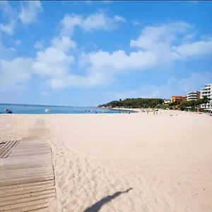  Appartement Seahomes Vacations, Beach&pool, In Fenals
