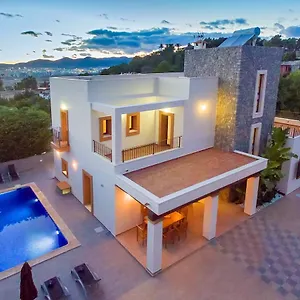 Alexandra Villa